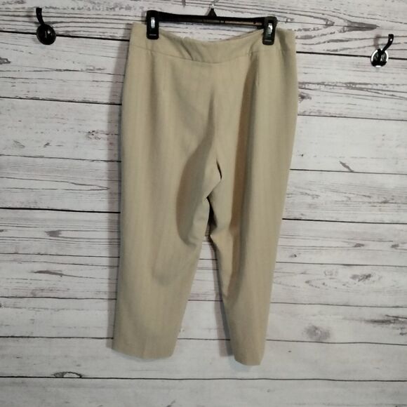 "Larry Levine suits" woman's dress pants. - Picture 4 of 6